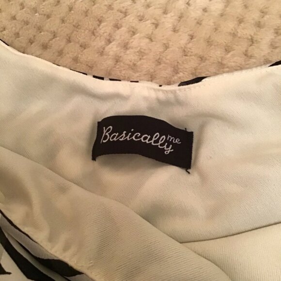 Basically me top - Picture 3 of 3